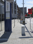 906568 Afbeelding van de nieuwe bushaltes voor de stads- en streekbussen aan de zuidzijde van het Stationsplein te Utrecht.